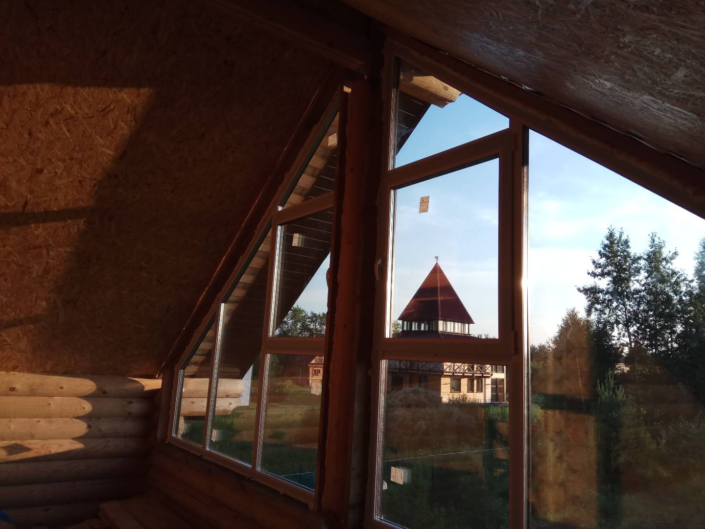 Панорамное остекление мансарды в частном доме